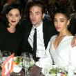 Katy Perry vigasztalja Robert Pattinsont Katy Perry vigasztalja Robert Pattinsont