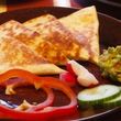 Mozzarellás - bazsalikomos quesadilla Mozzarellás - bazsalikomos quesadilla