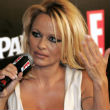 Milliókkal tartozik Pamela Anderson Milliókkal tartozik Pamela Anderson