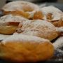 Csokoládés-fahéjas fánkok Csokoládés-fahéjas fánkok