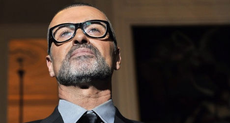 Marad a k�rh�zban George Michael