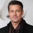 Brad Pitt üzenetekkel bombázza Jennifer Anistont Brad Pitt üzenetekkel bombázza Jennifer Anistont