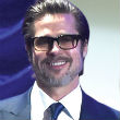 Egész estéket flörtöl Brad Pitt Egész estéket flörtöl Brad Pitt