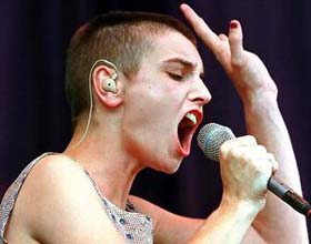 Sinead O'Connor egyed�l folytatja!