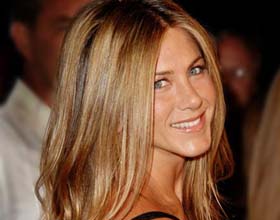 Jennifer Aniston gyereket v�r?